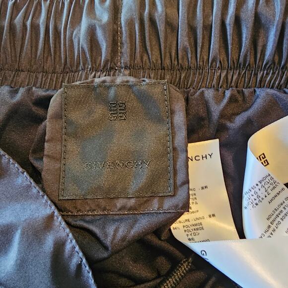 Givenchy Men's 4G Black Jacquard Swim Trunk Shorts Size XS - Picture 9 of 12